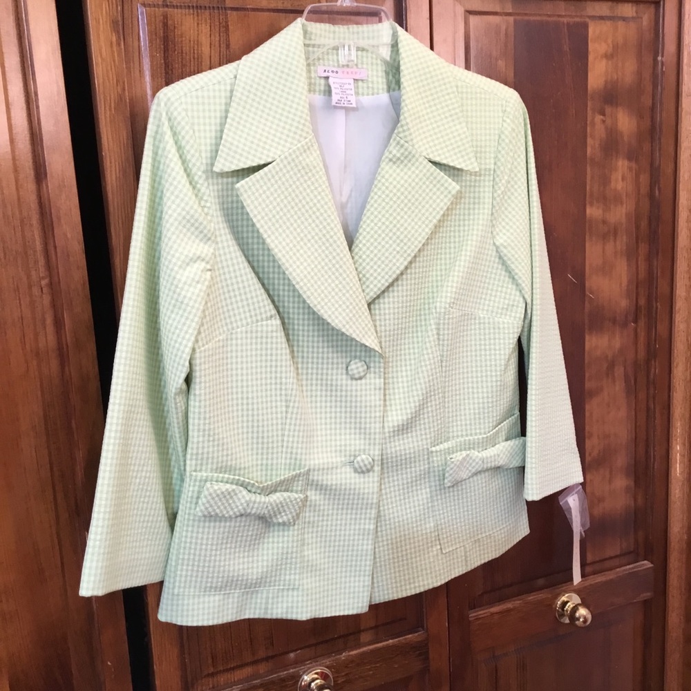 Playful pocket bow ties blazer, size 6, NWT, 2 button front, poly